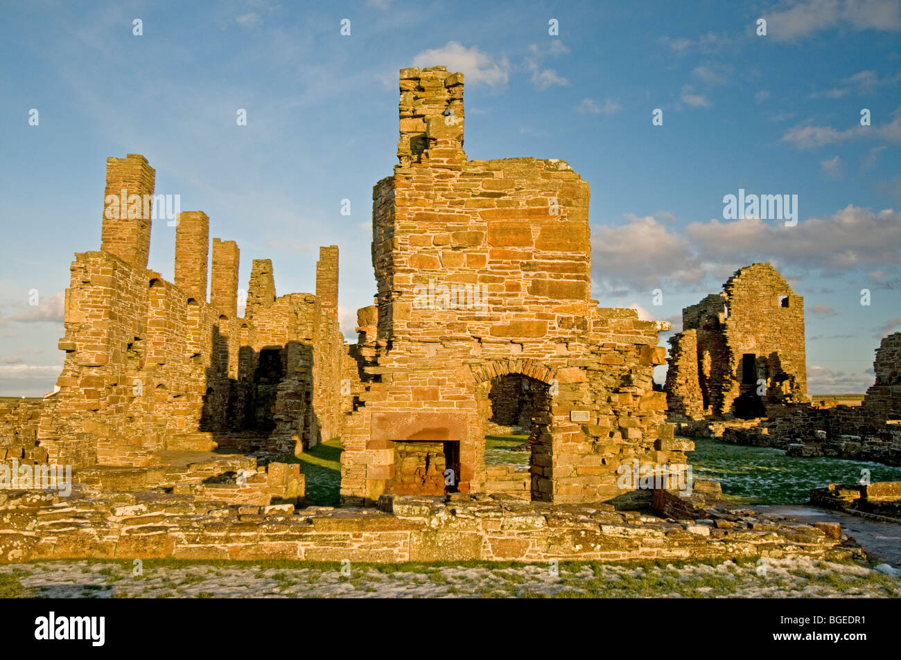 Le rovine del Palazzo Ducale a Birsay nell'angolo nord-ovest del continente alle Isole Orcadi Scozia. SCO 5769 Foto Stock