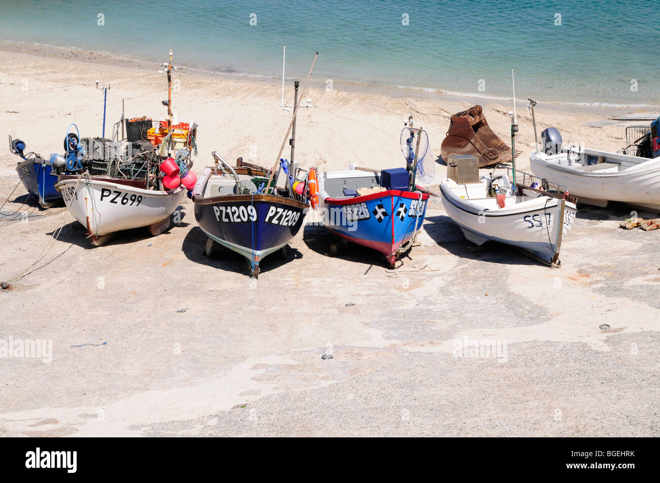 Barche da pesca a Sennen Cove, Cornwall, Regno Unito Foto Stock