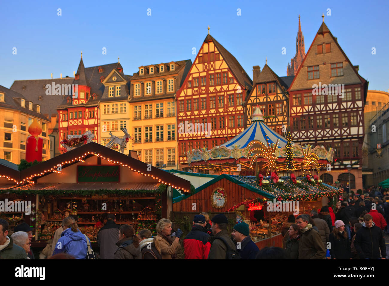 Mercatini di Natale in Romerplatz, Francoforte, Hessen, Germania, Europa. Foto Stock