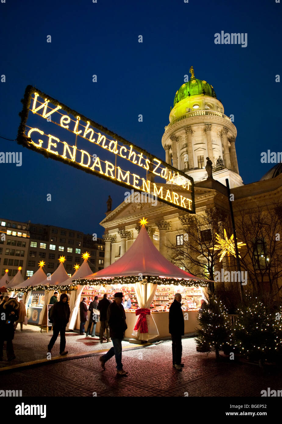 Tradizionale Mercatino di Natale in piazza Gendarmenmarkt a Mitte Berlino Germania 2009 Foto Stock