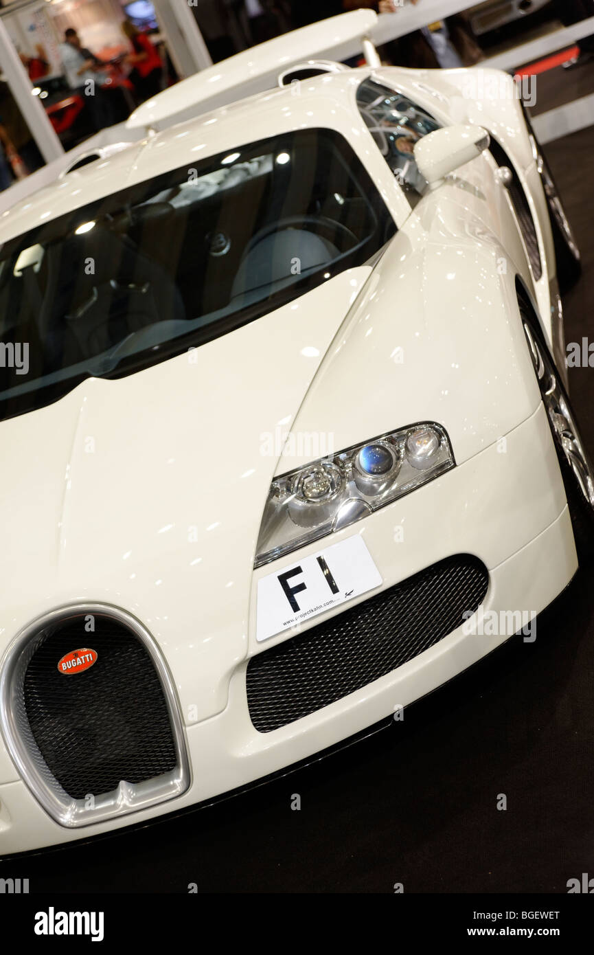 Mondi più costoso Bugatti Veyron super car. La F1 numero di targa da solo è stato venduto per £ 440,625 nel 2007. Regno Unito 2009. Foto Stock