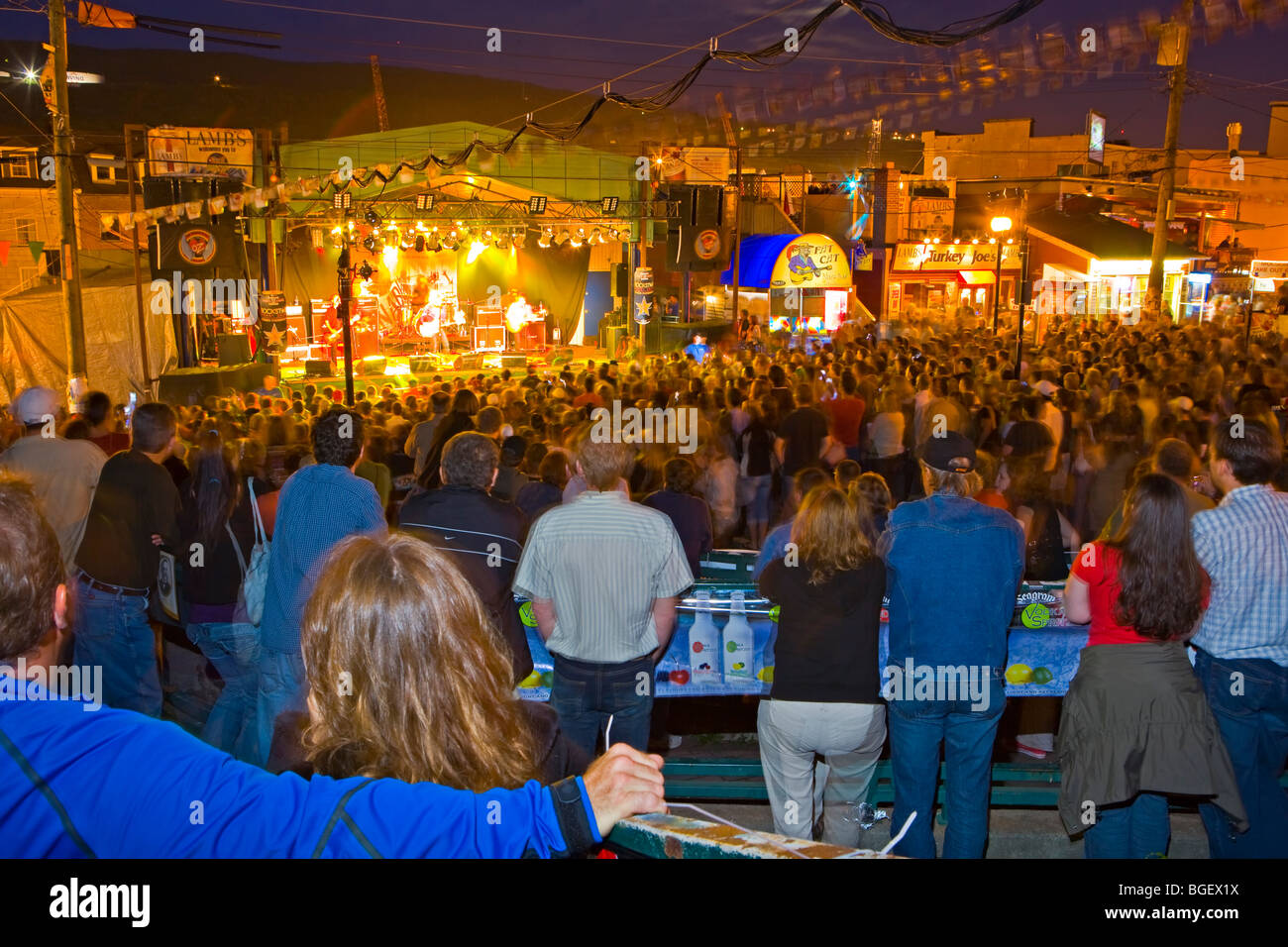 George Street Festival, un evento annuale tenuto in George Street nel centro di St John's, St John's Harbour, St John's Bay, Avalon Pe Foto Stock