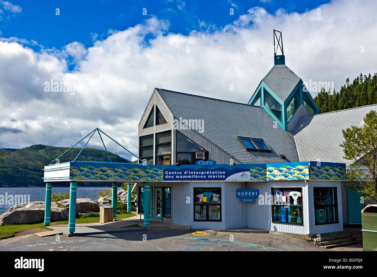 Centro d'interpretazione des Mammiferes Marins nella città di Tadoussac, Route des Baleines, Highway 138, Manicouagan, golfo di St Foto Stock