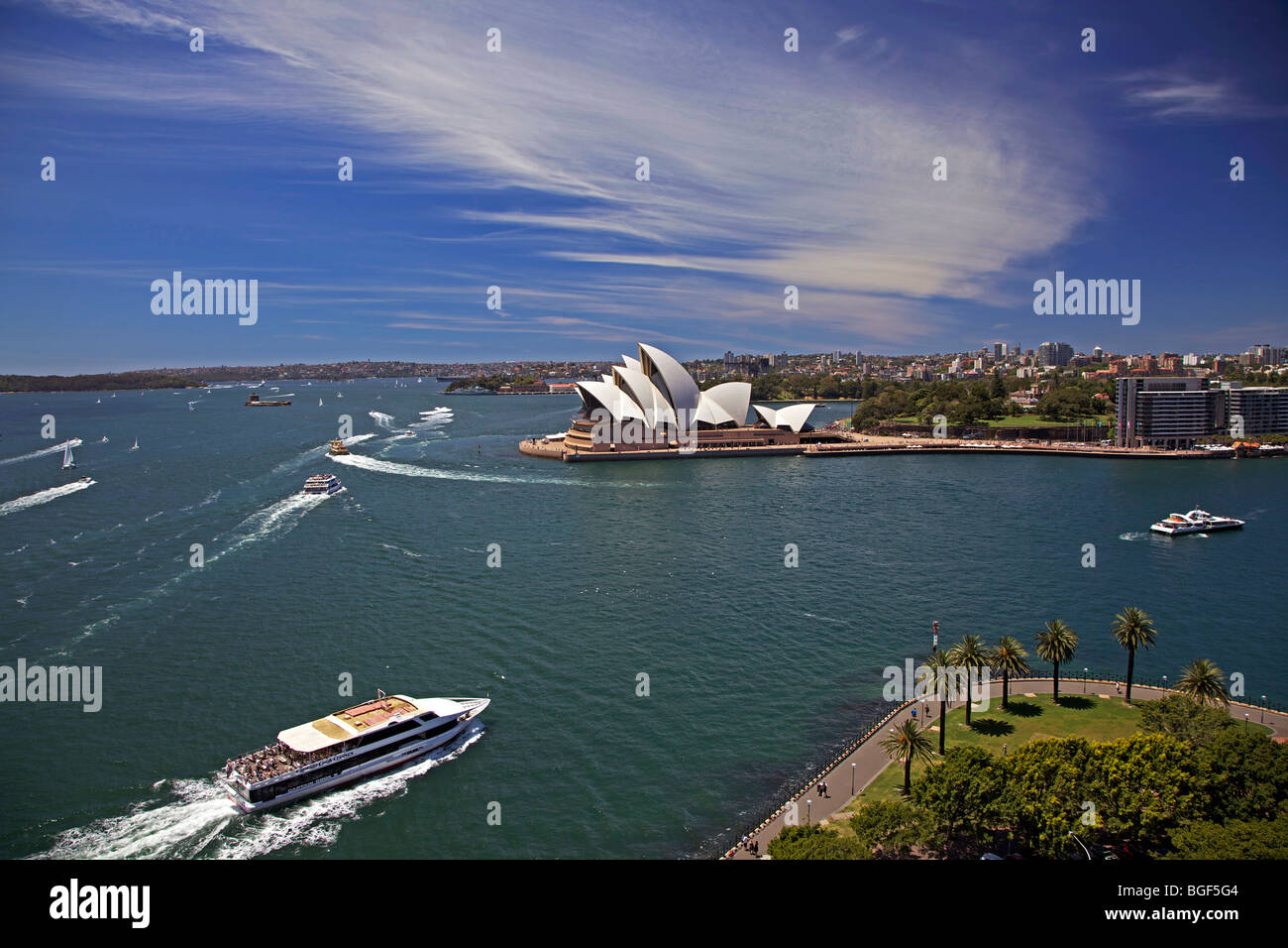 Vista dal Ponte del Porto di Opera House e Circular Quay, Sydney, Australia Foto Stock