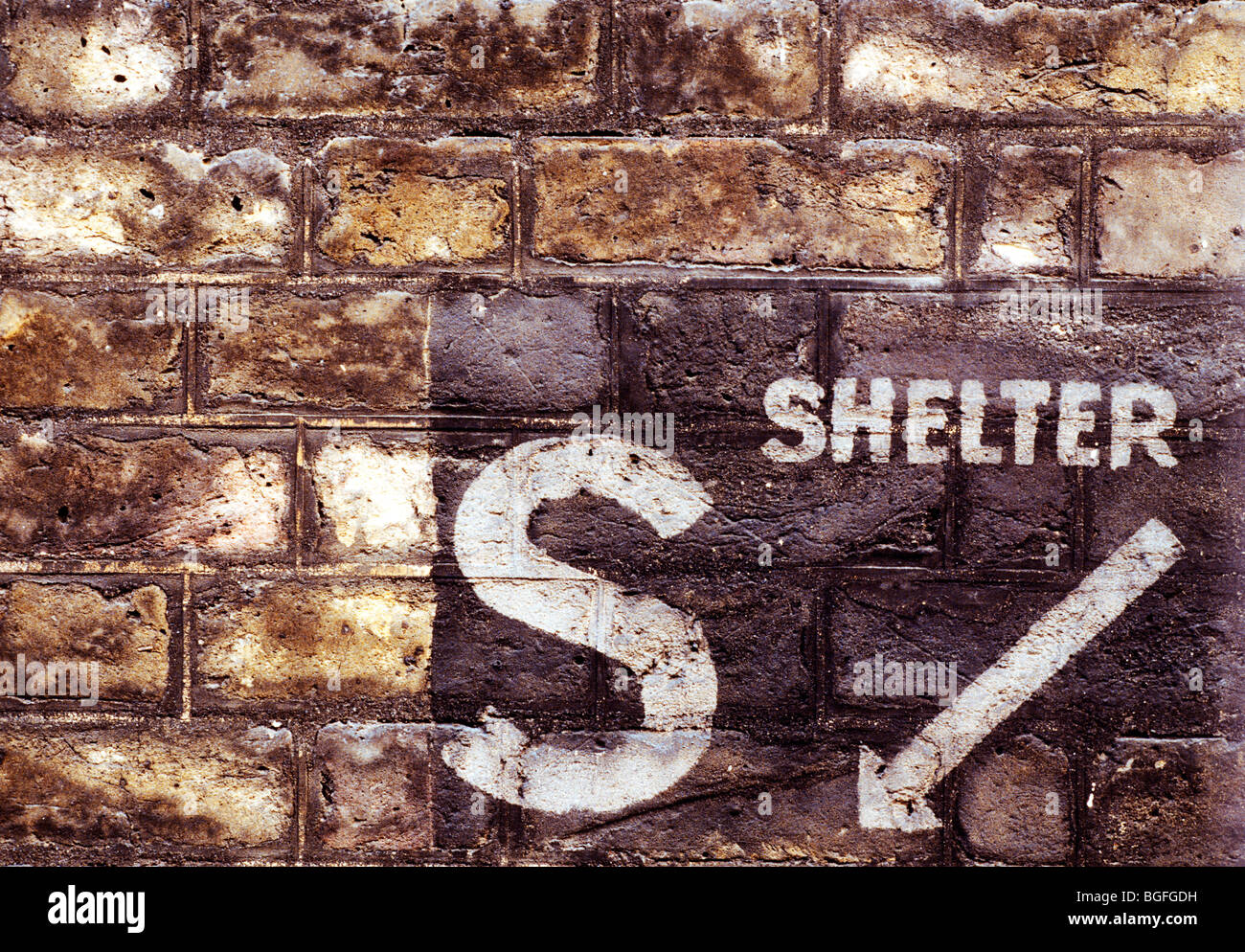 Air Raid Shelter, seconda guerra mondiale memorabilia, Signore North Street, Westminster Londra Inghilterra segno a parete Foto Stock