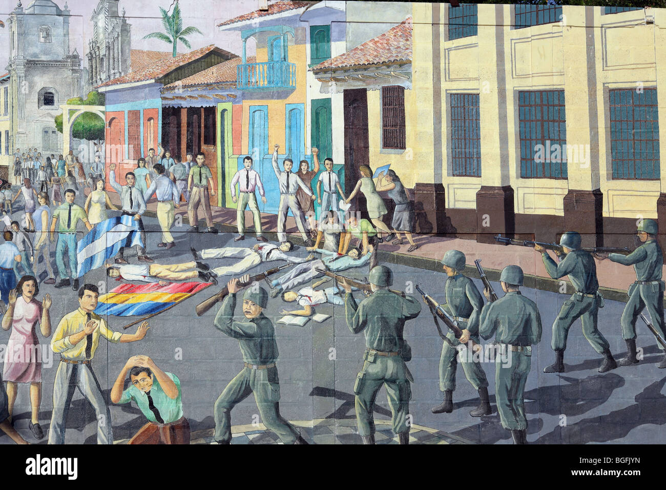 Murale vicino al Parque Ruben Dario raffigurante il massacro di quattro protesta anti-Somoza gli studenti il 23 luglio 1959. Leon, Nicaragua Foto Stock