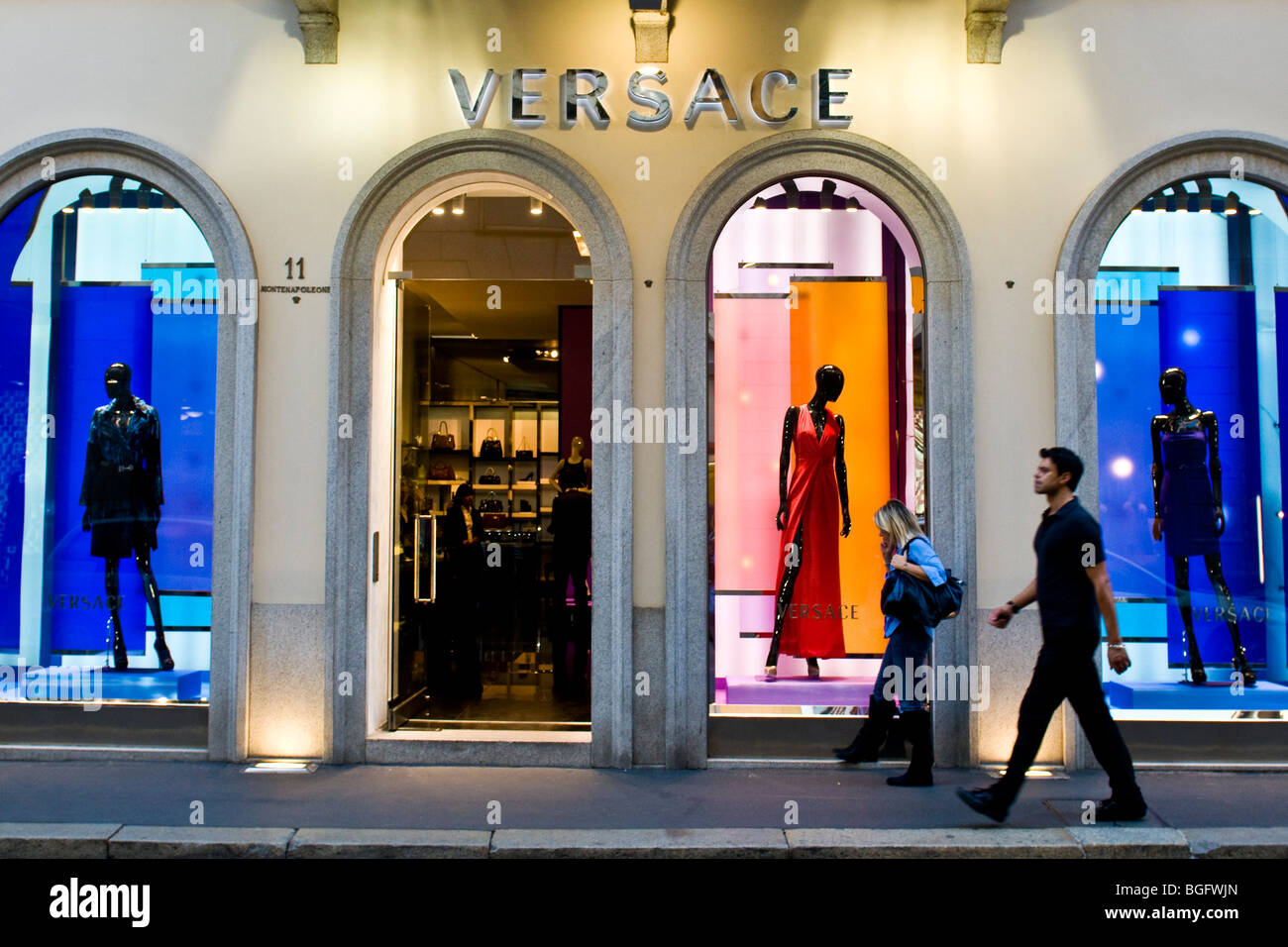 Versace, Via Montenapoleone, Via Montenapoleone, Milano, Italia Foto Stock
