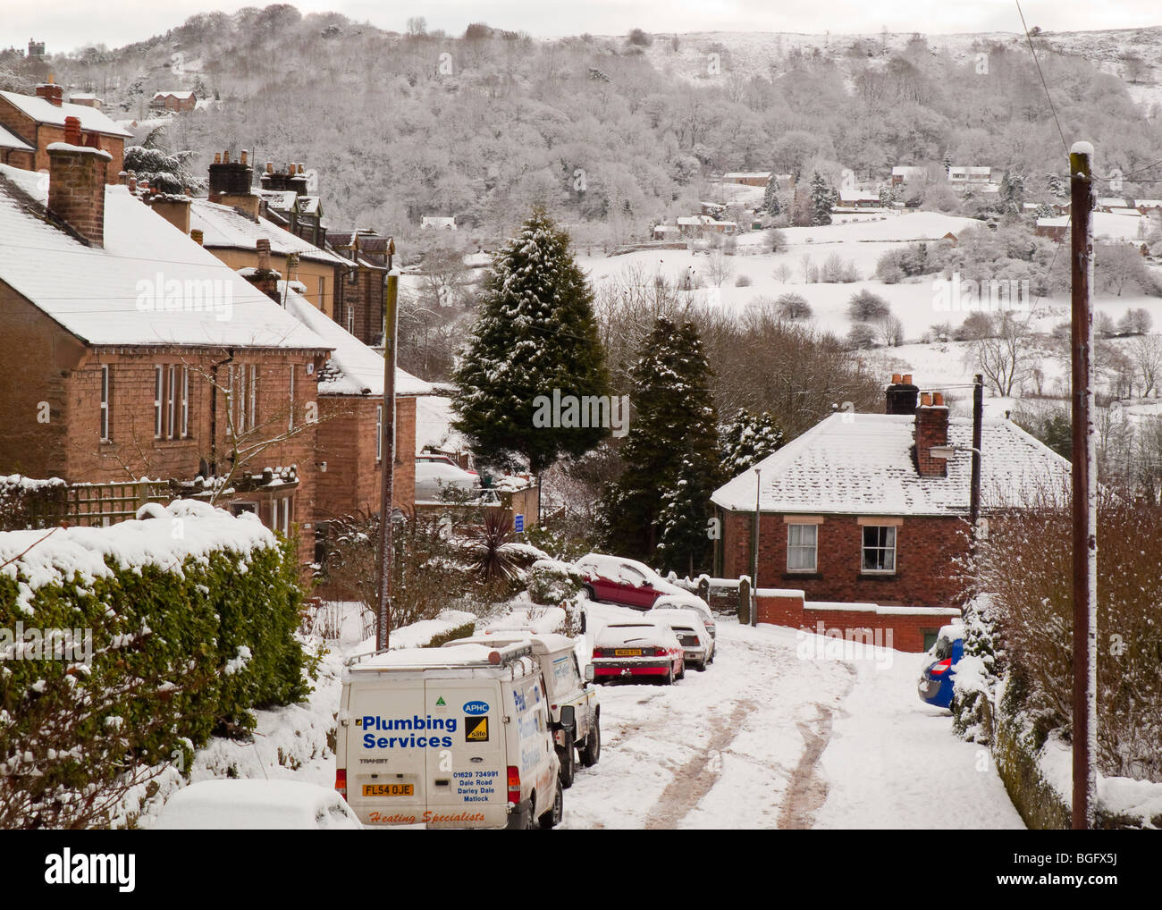 Scena di neve a Matlock Bath nel Derbyshire Regno Unito durante le dure condizioni invernali di gennaio 2010 che durò per diverse settimane Foto Stock