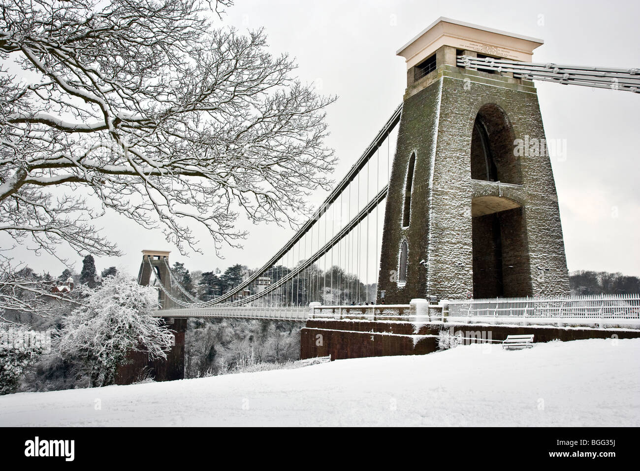 Il ponte sospeso di Clifton in inverno la neve Foto Stock