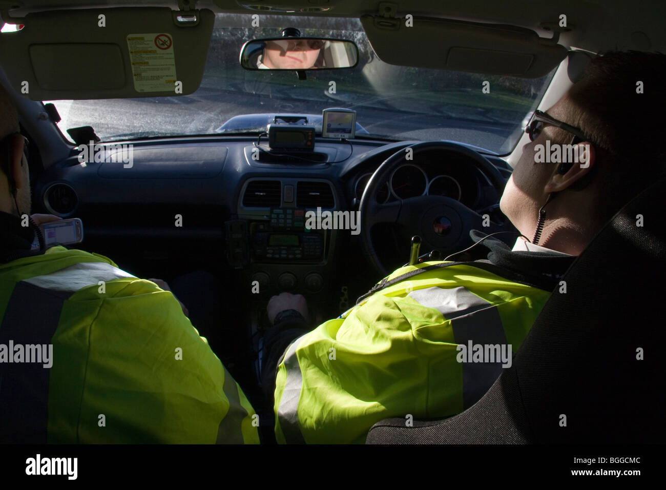 Due Essex polizia poliziotti in un high performance Subaru Impreza Ricerca auto Foto Stock
