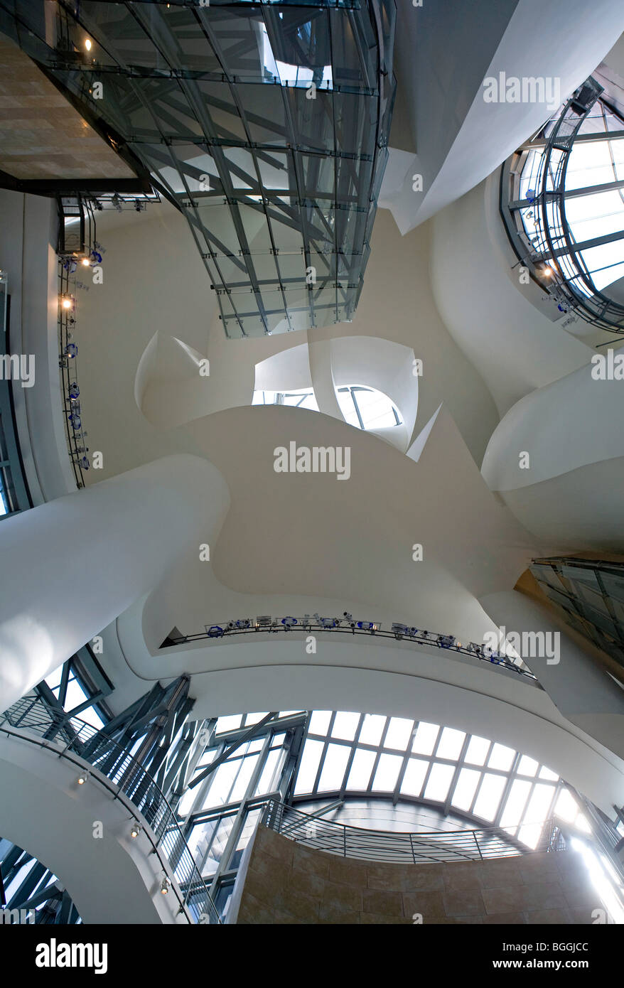 Museo Guggenheim, Bilbao, Spagna, direttamente al di sotto Foto Stock