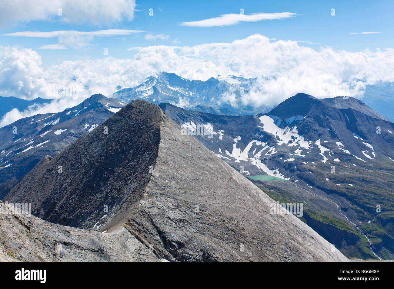 Montagna cresta in Hohe Tauern, Carinzia, Austria, ad alto angolo di visione Foto Stock