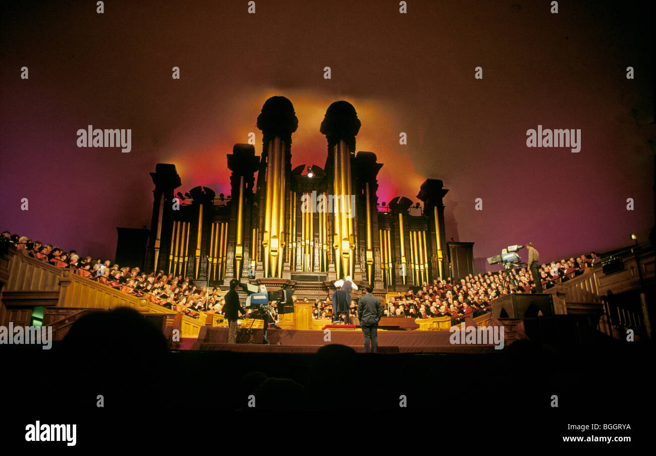 Una performance del Tabernacolo Morman coro nel tabernacolo di Salt Lake City, Utah Foto Stock