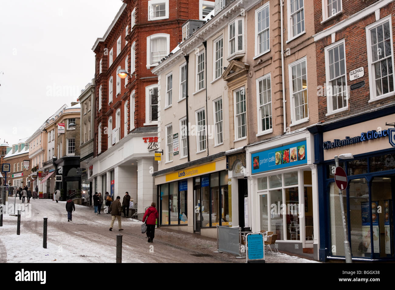 Esaurimento scorte e Gennaio vendita segni di Norwich nel record UK nevicata dei primi di gennaio 2010. Carcere collina vicino al mercato Foto Stock