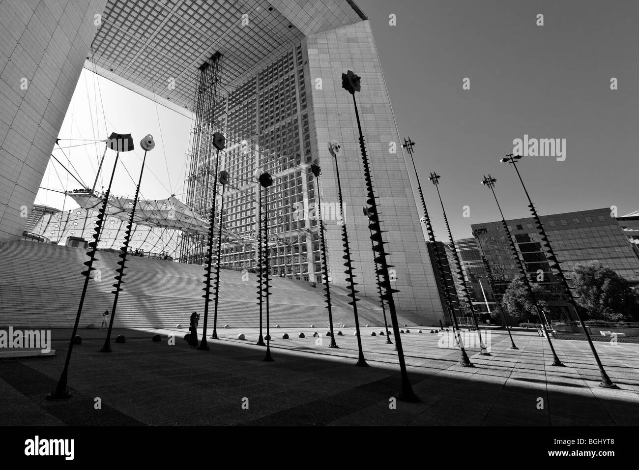 La scultura di fronte a La Defense Grande Arche, Parigi Francia Foto Stock