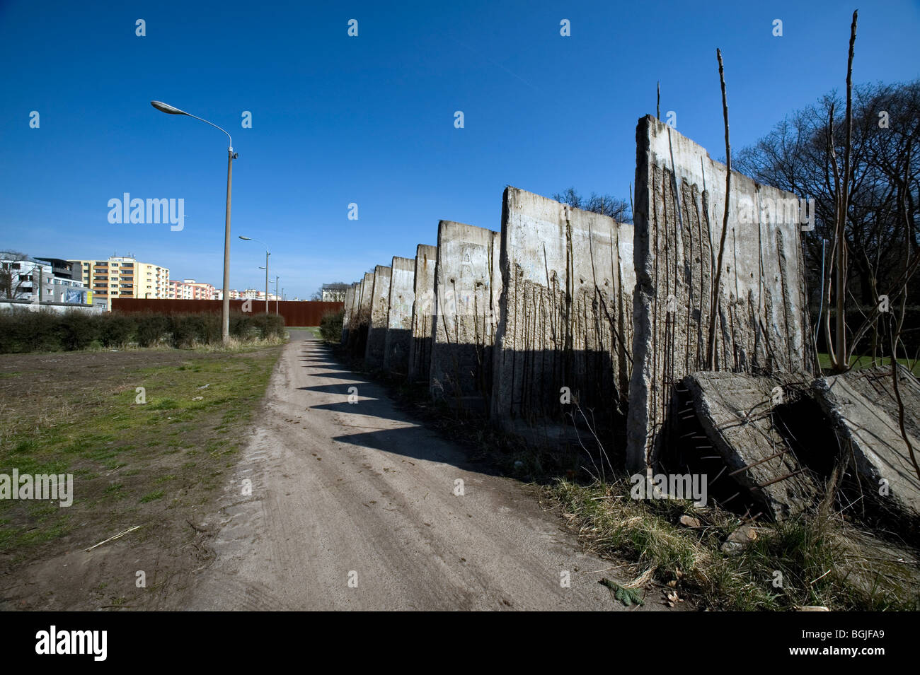 Berlino 2009 1989 DDR Germania unificata in avanti positivo storia guerra guerra fredda estremità est ovest dividere città del Muro di Berlino in Maur Foto Stock