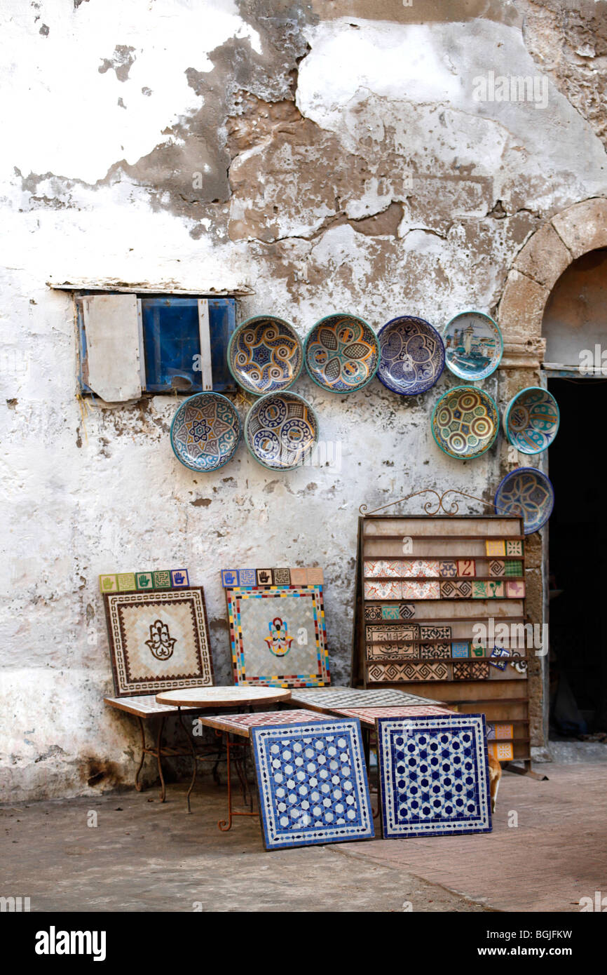 Un tradizionale laboratorio di ceramica a essaouira marocco Foto Stock