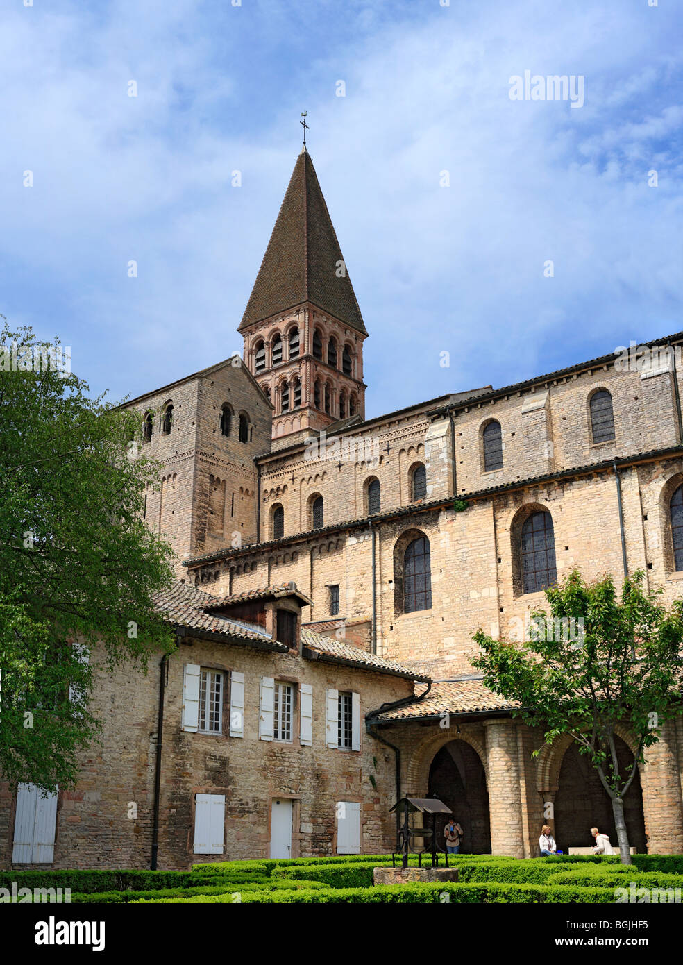 La chiesa romanica di San Philibert (inizio del secolo XI, Tournus, Borgogna, Francia Foto Stock
