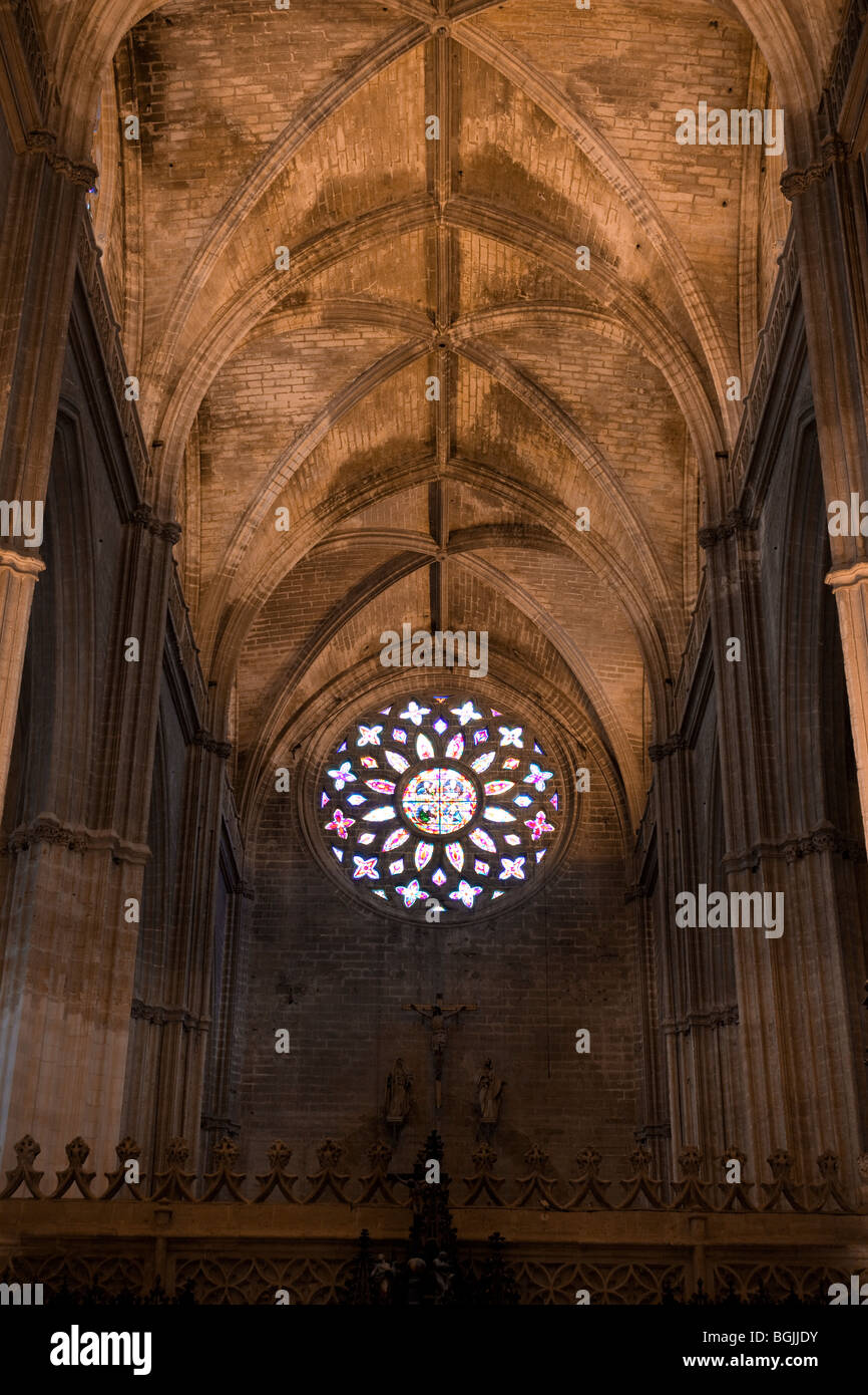 Vaulting della navata centrale del duomo, Siviglia, in Andalusia, Spagna Foto Stock