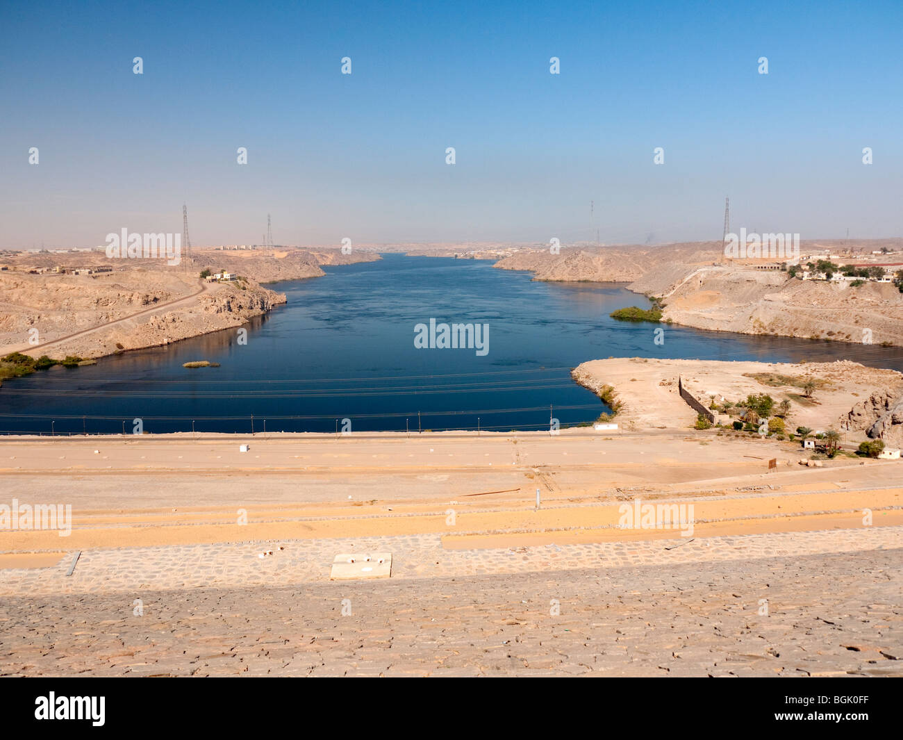 Diga di Assuan ad Aswan in Egitto meridionale che ha intrappolato tutti i coccodrilli del Nilo