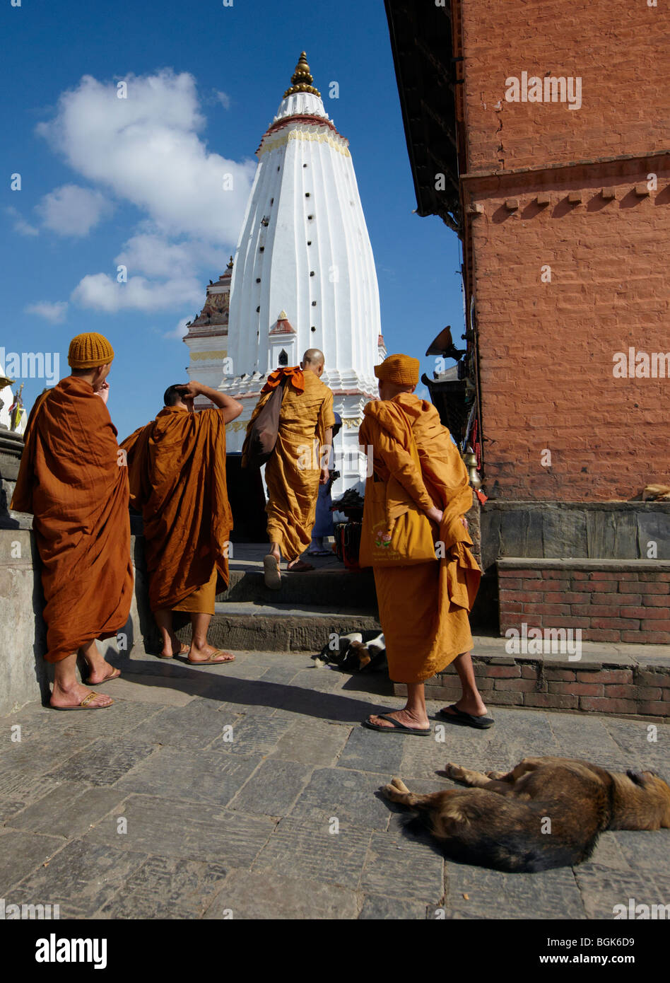 I monaci buddisti a Swayambhunath Temple Kathmandu in Nepal Asia Foto Stock