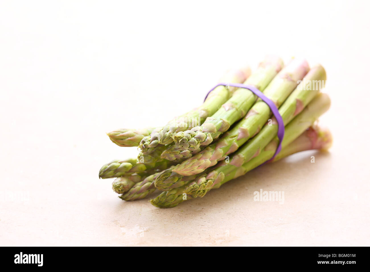 Mazzetto di asparagi Foto Stock