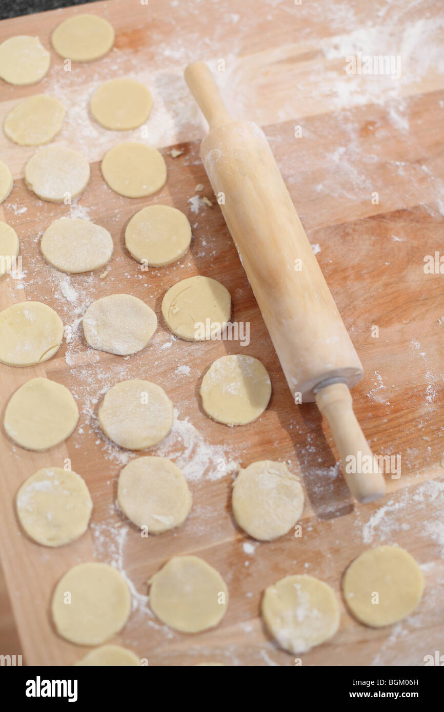 Pasta biscotto e perno di rotolamento Foto Stock