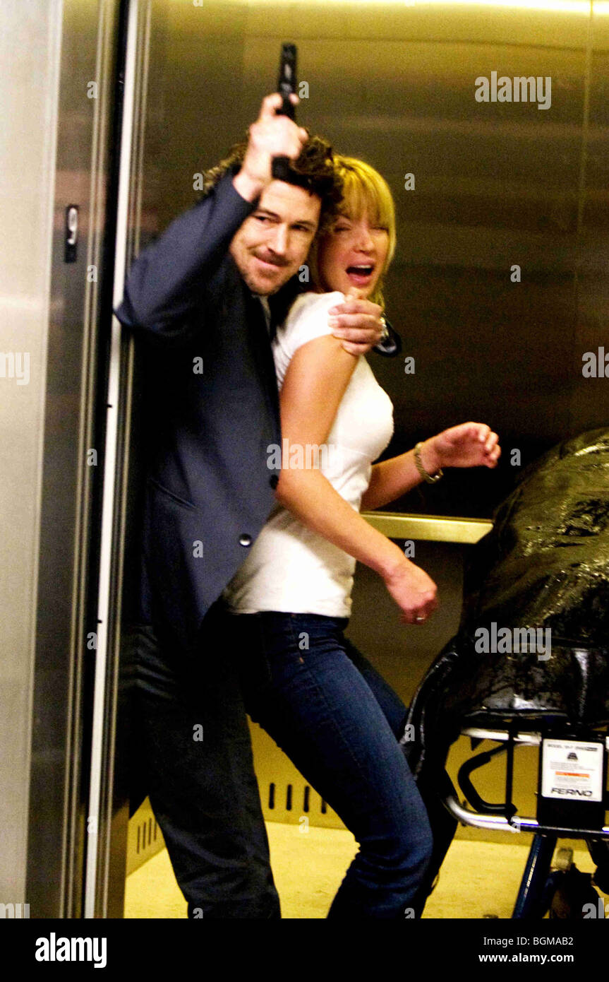 Dodici tornate Anno : 2009 Direttore : Renny Harlin Aidan Gillen, Ashley Scott Foto Stock