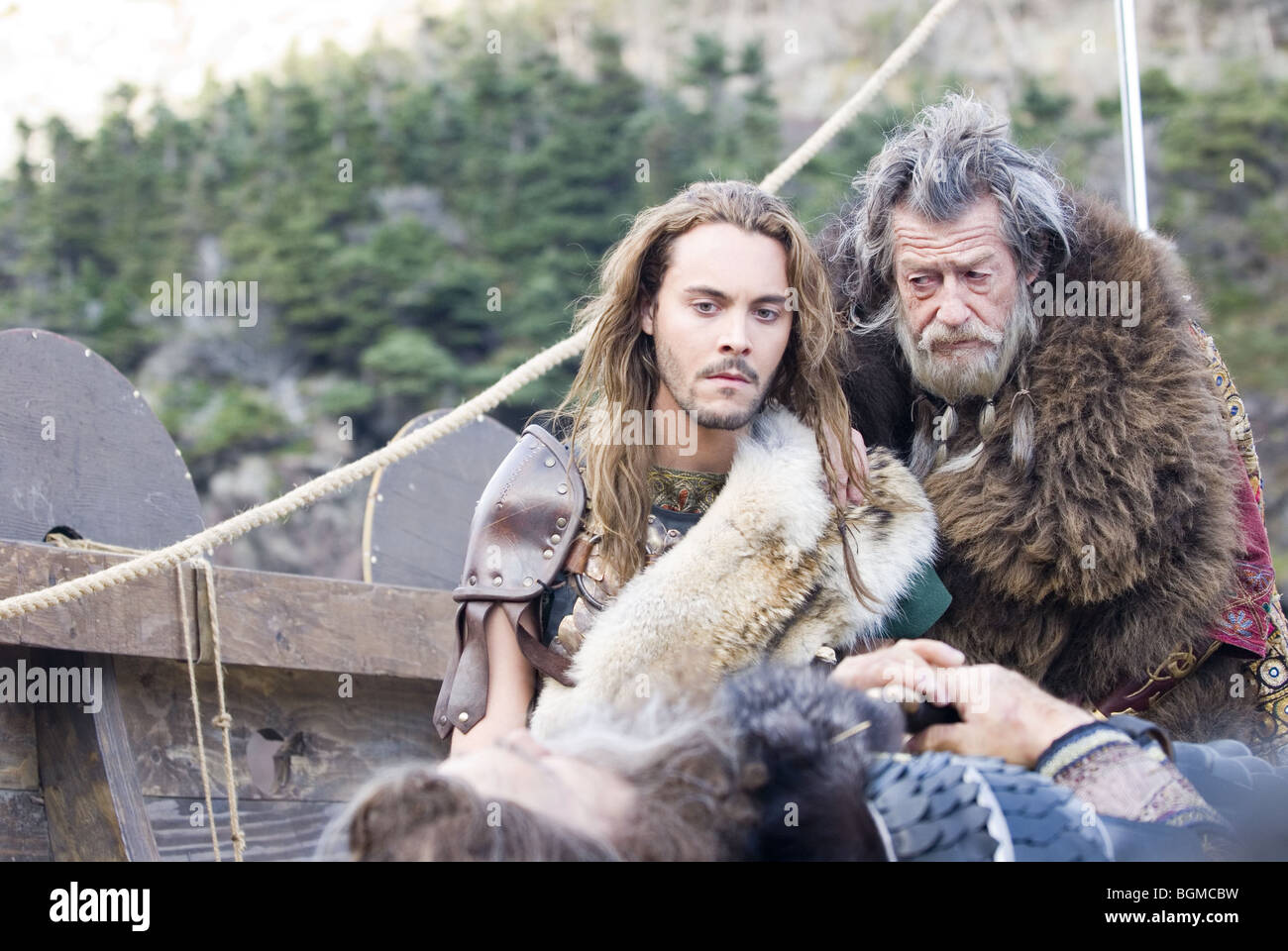 Outlander Anno : 2008 Direttore : Howard McCain Jack Huston John Hurt Foto Stock