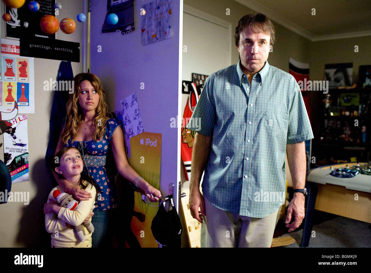 Alieni in soffitta Anno: 2009 Regia : John Schultz Ashley Boettcher, Ashley Tisdale, Kevin Nealon Foto Stock