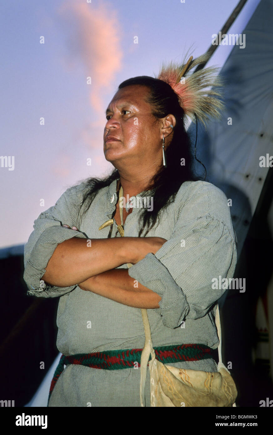 Cherokee uomo, diamante marrone, vestiti in abiti tradizionali dei primi  dell'Ottocento Foto stock - Alamy