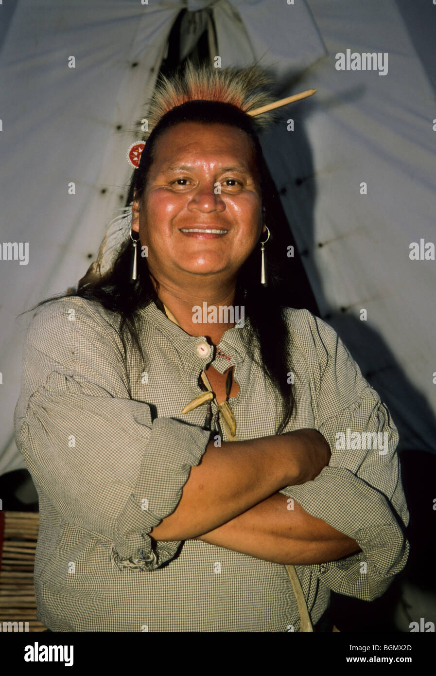 Cherokee uomo, diamante marrone, vestiti in abiti tradizionali dei primi  dell'Ottocento Foto stock - Alamy