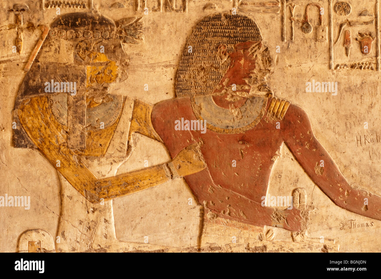 Pittura geroglifica di un faraone e la sua regina in Egitto Foto Stock