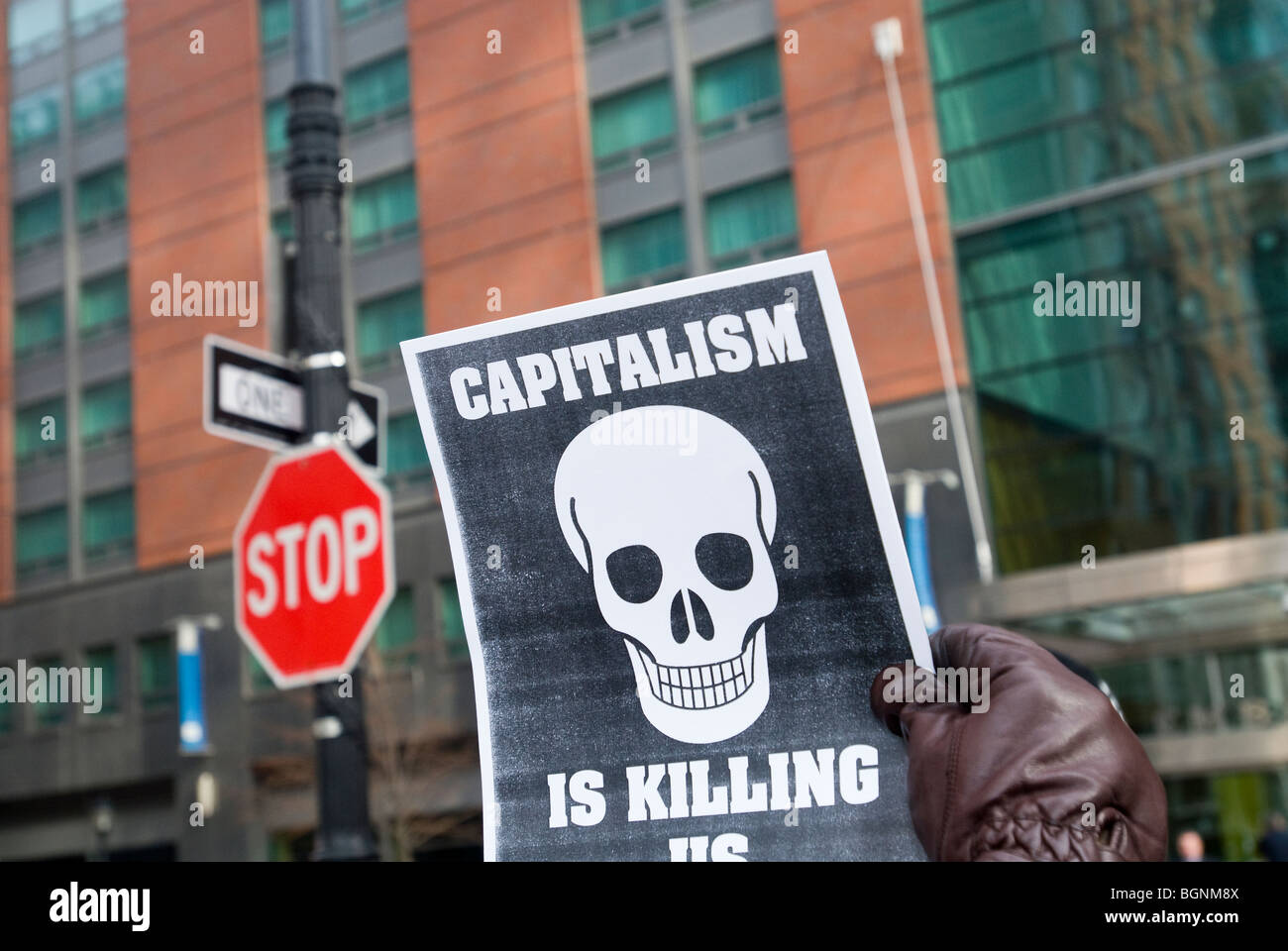 Gli attivisti ambientali protestare contro il Carbon Trading Vertice di Lower Manhattan a New York Foto Stock