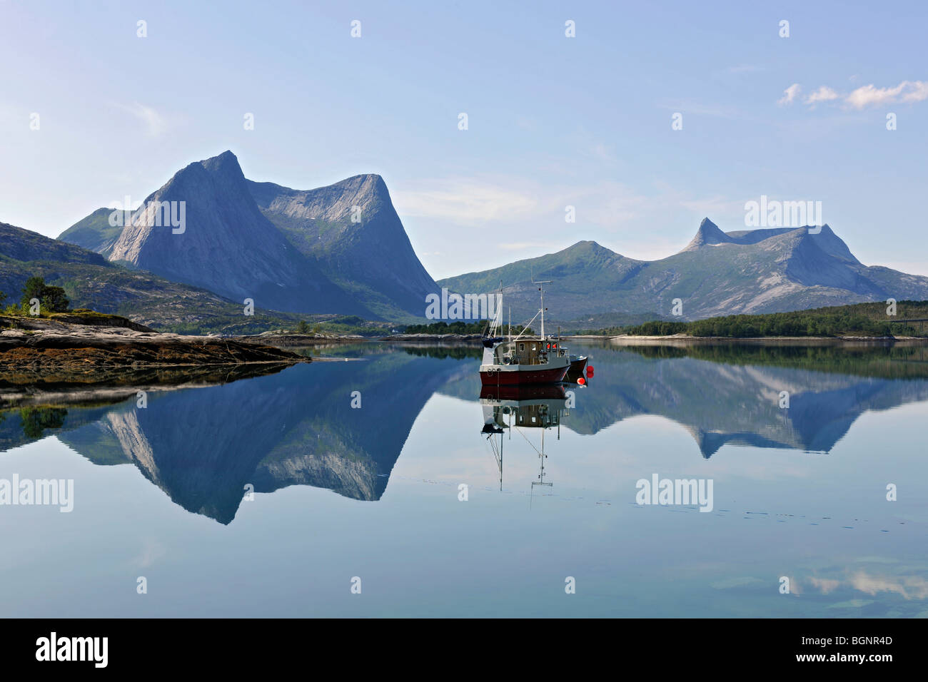 Il Fjord Efjord Nel Nordland, nel nord della Norvegia Foto Stock