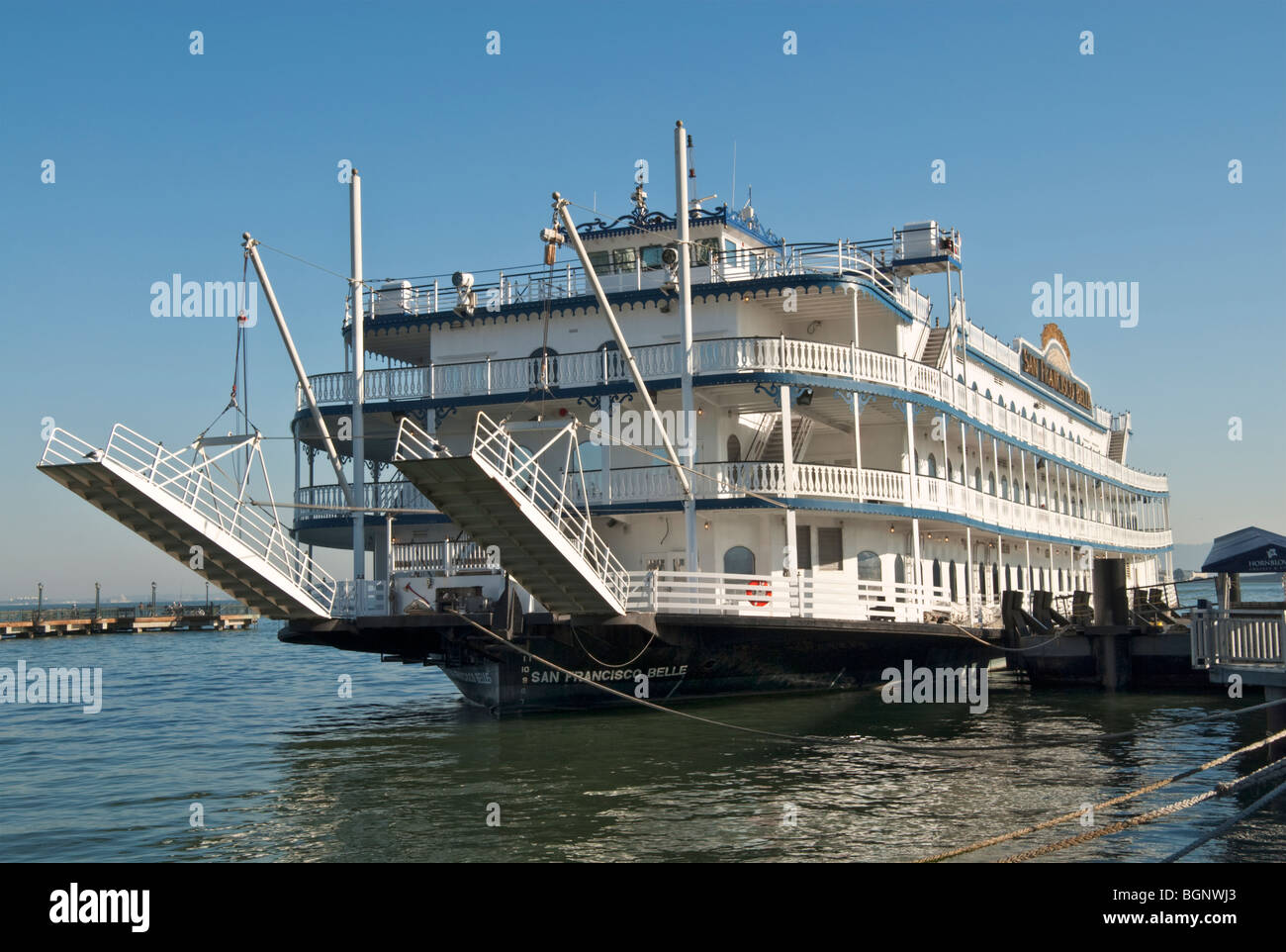 California San Francisco Hornblower crociera della baia e barca eventi San Francisco Belle stern wheeler Foto Stock