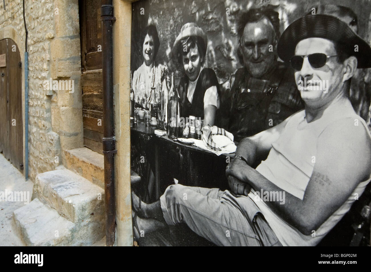 Porta Vecchia e foto con il provenzale in scena la vecchia città romana Vaison-La-Romaine, Provenza, Provence-Alpes-Côte d'Azur, in Francia Foto Stock