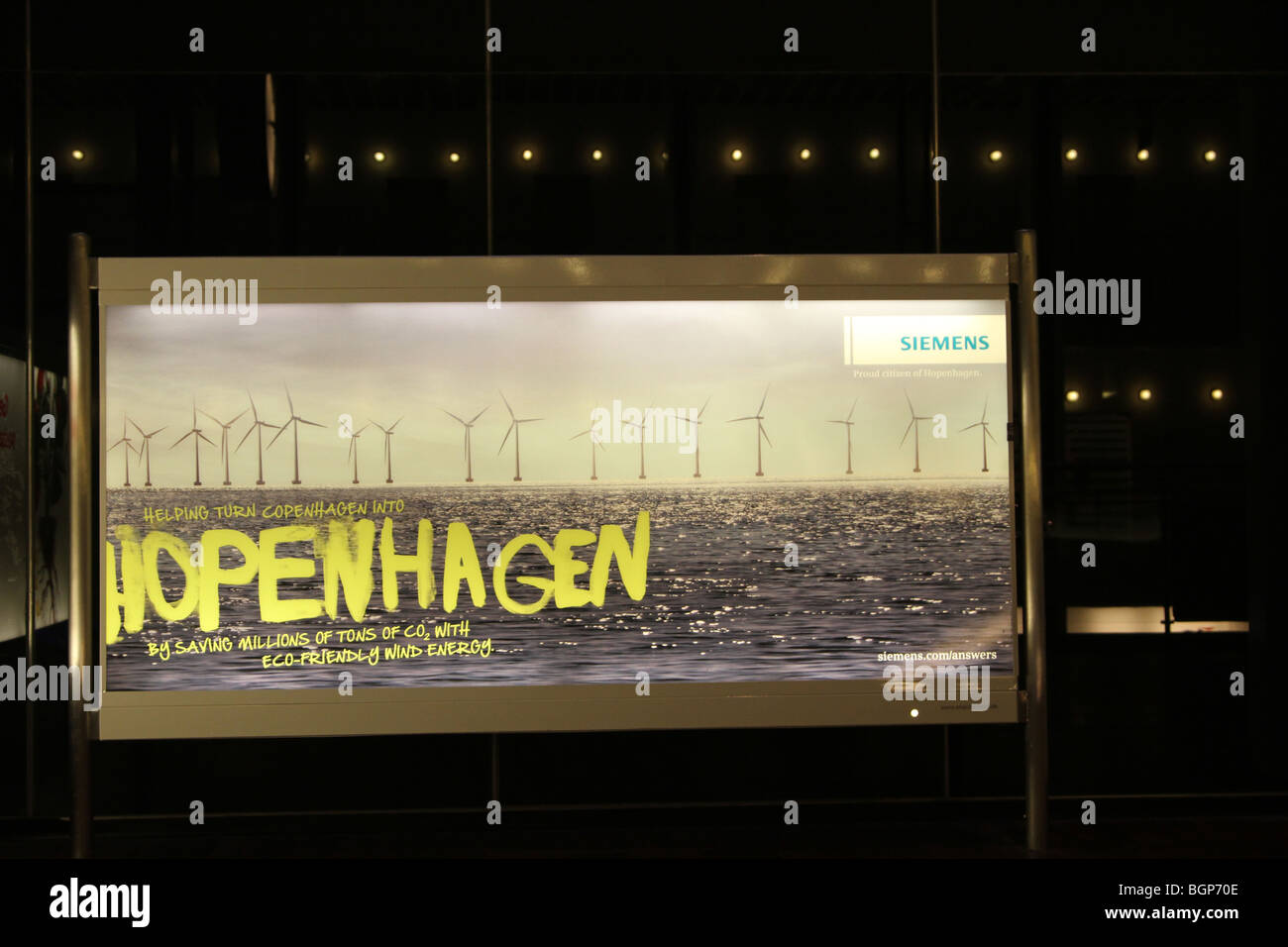 COP 15 di Copenaghen di dicembre 2009, messaggi pubblicitari a Copenhagen Kastrup Airport Foto Stock