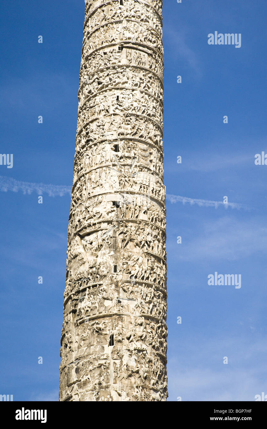 Close-up della colonna di Marco Aurelio, Roma, Italia Foto Stock