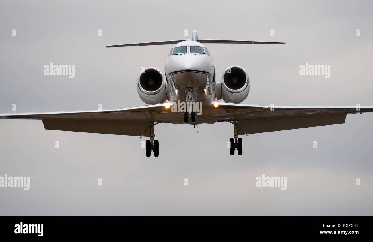 Aerei di atterraggio a RAF Northolt Airfield Foto Stock