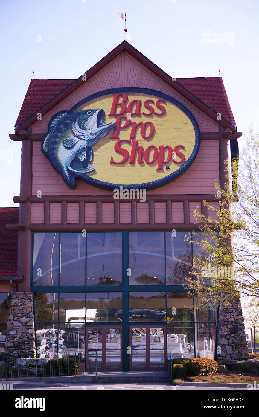Negozio di fronte di Bass Pro Shops Outdoor STORE IN GEORGIA Economia Commercio calza fino la preparazione per il viaggio di rivenditore Foto Stock