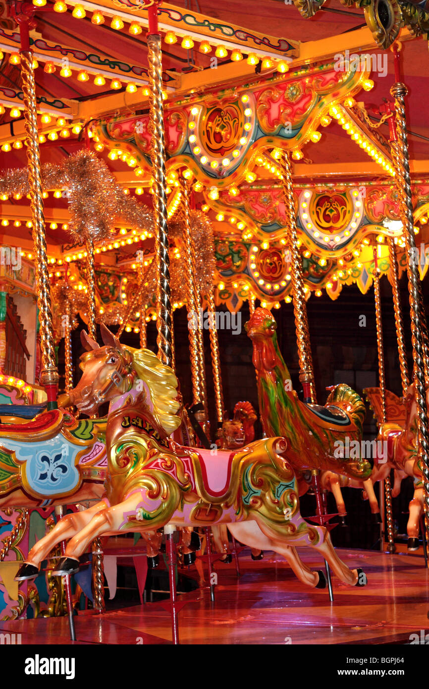 Merry Go Round al di fuori della storia Naturalk museum london Foto Stock