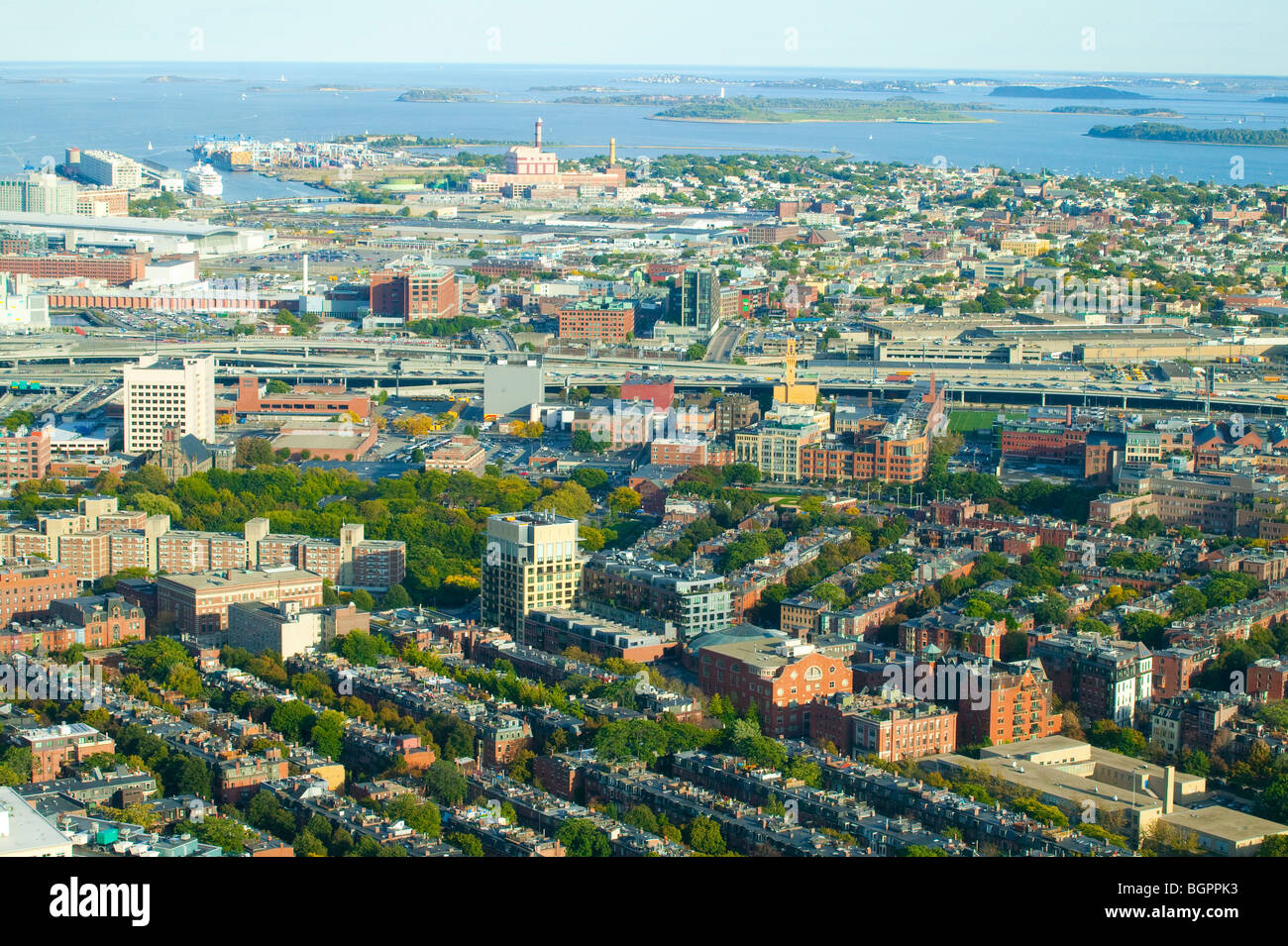 Panoramica di Boston, edifici, di traffico e di porto Foto Stock