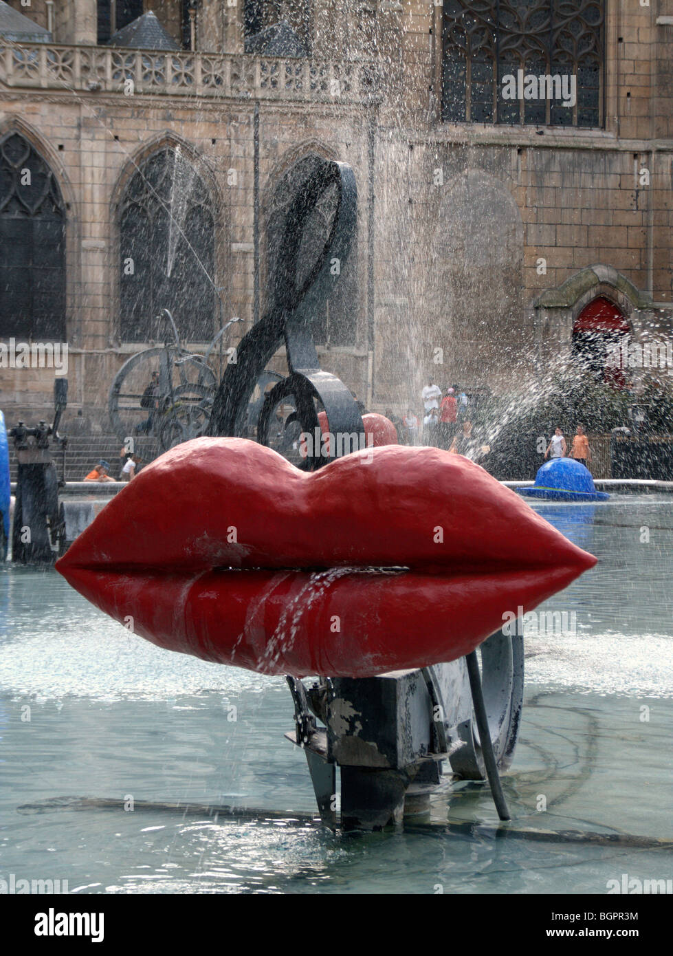 Fontana Stravinsky (aka Fontaine des Automatizza), ospita opere di Niki de Saint-Phalle e Jean Tinguely. Parigi. Francia Foto Stock