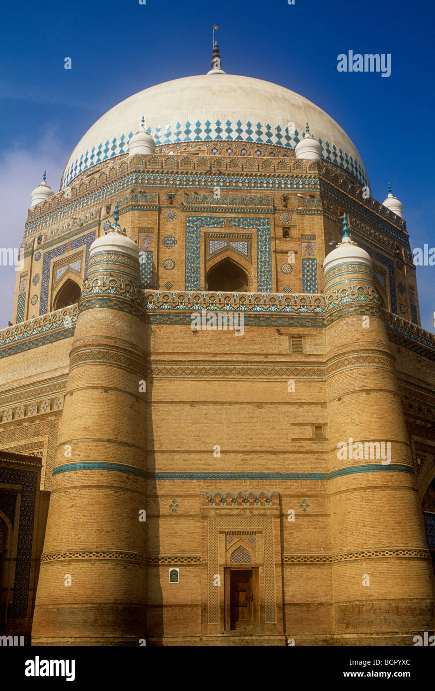 Santuario e il mausoleo del santo Sufi Rukin-i-Alam in Multan Pakistan Foto Stock