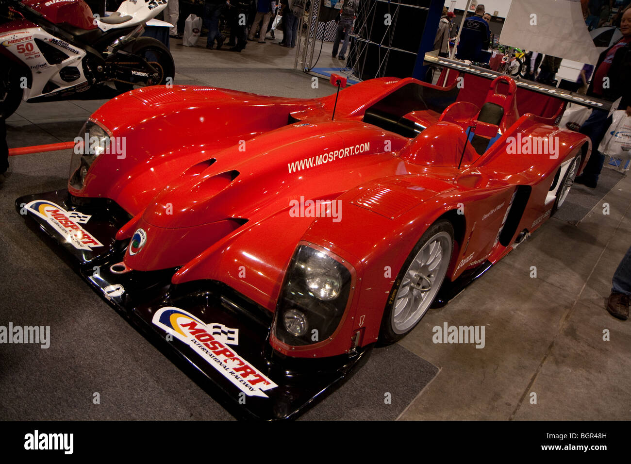 Vista aerea di un rosso gara di Le Mans auto sul display Foto Stock