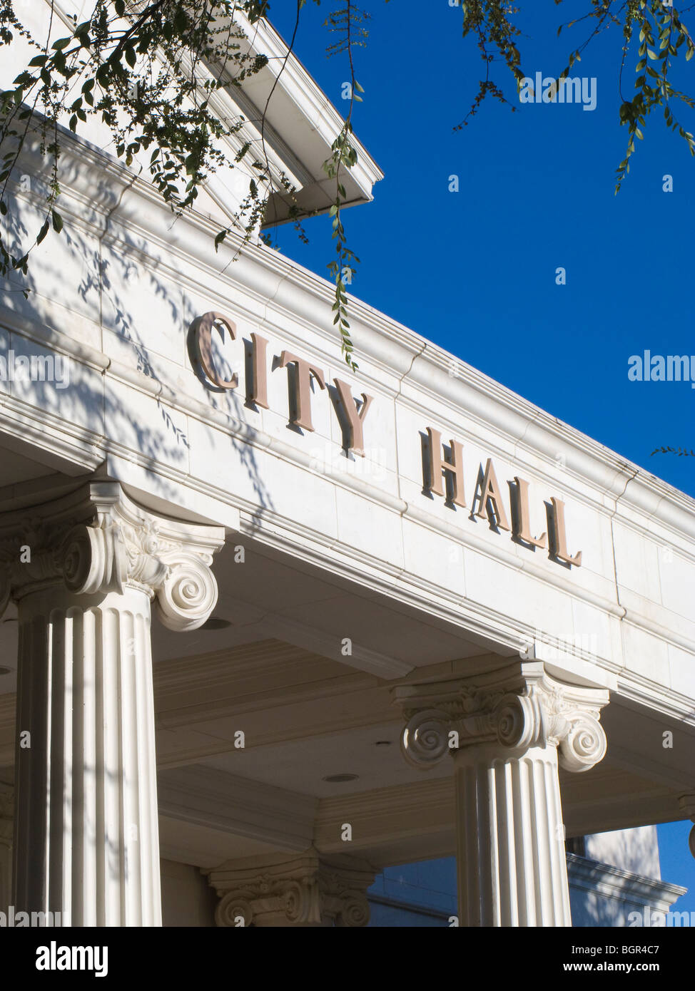 Ingresso anteriore al Fillmore, California City Hall. Foto Stock