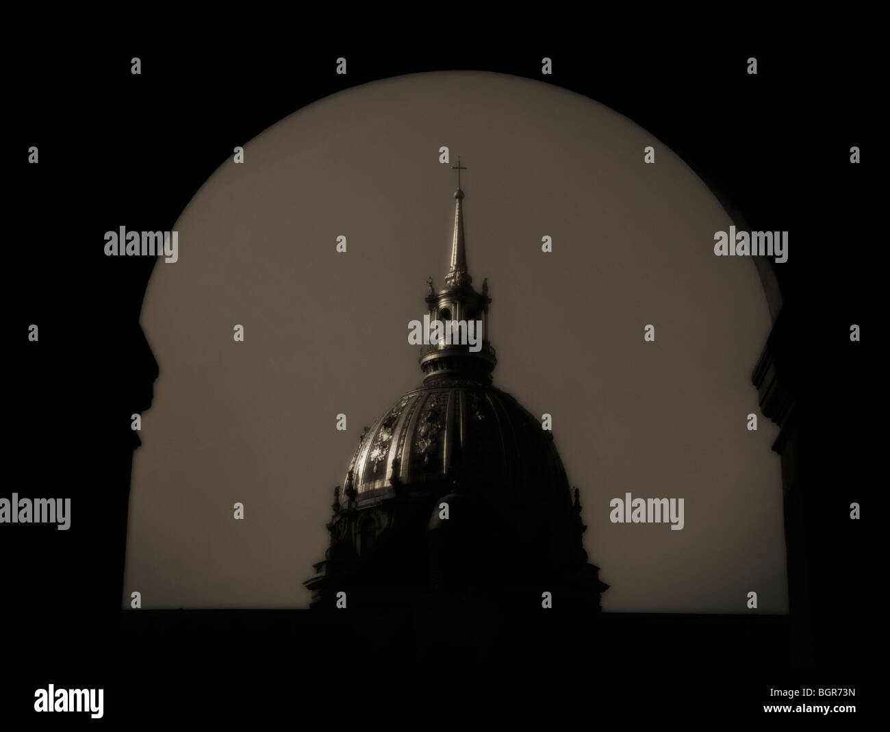 Cupola dorata di Église du Dôme (aka Saint Louis des Invalides chiesa). Les Invalides. Parigi. Francia Foto Stock