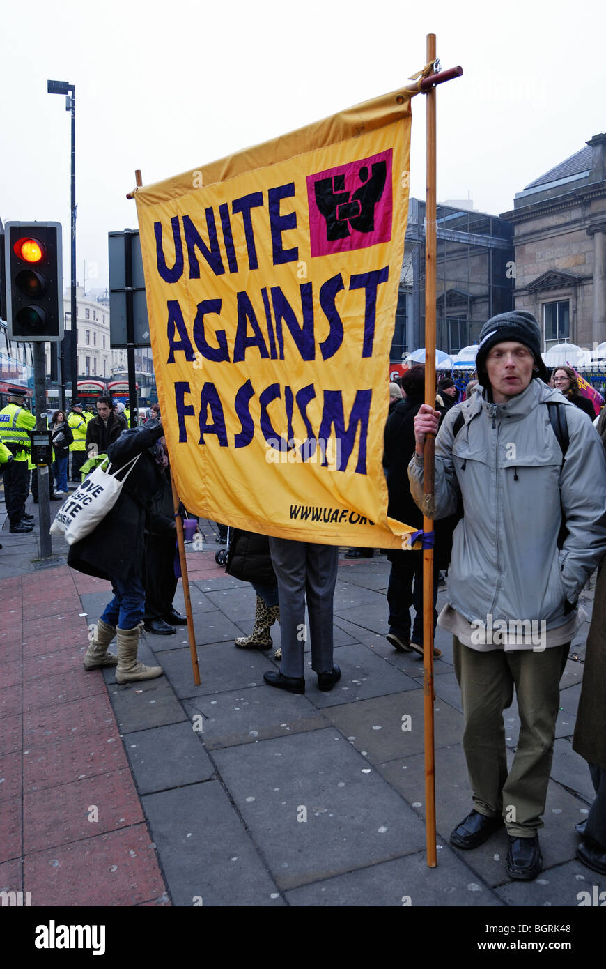 I membri di unirsi contro il fascismo e il lavoratore socialista assistere ad una dimostrazione in Liverpool Foto Stock