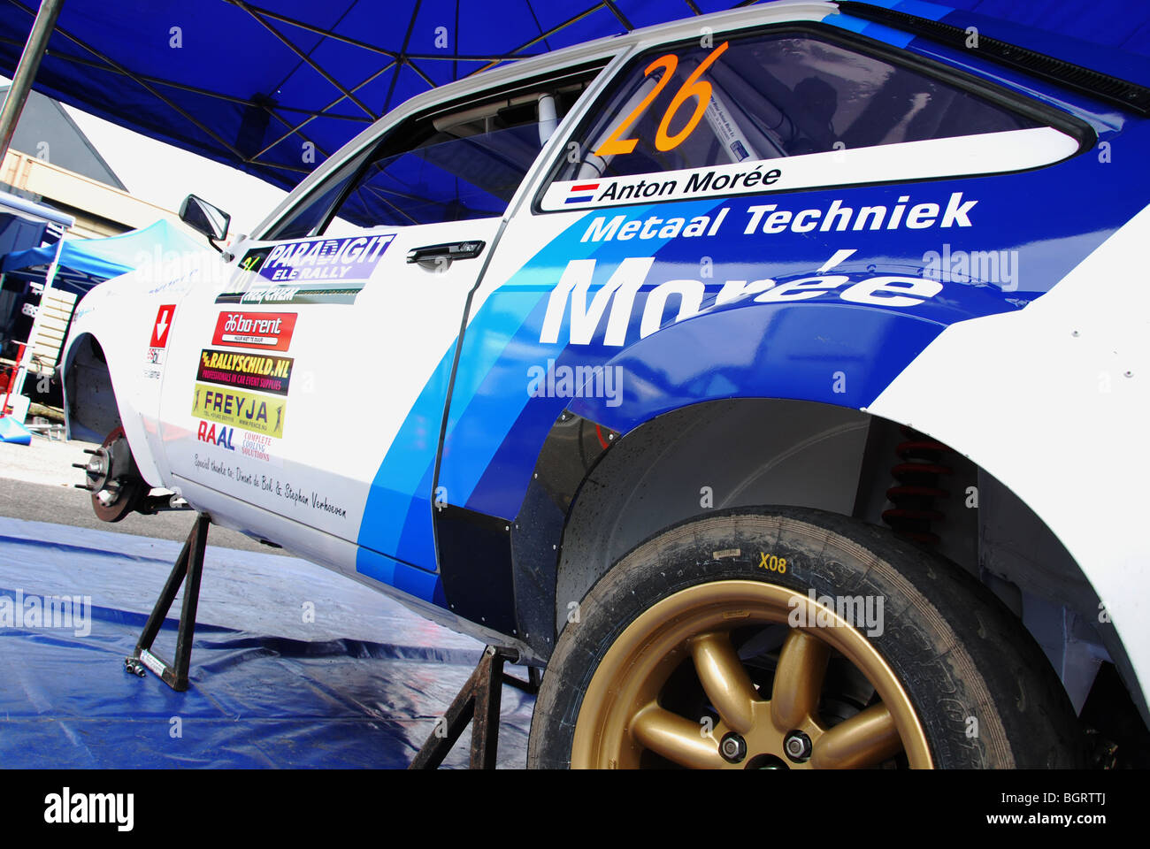 Ford Escort Mk II BDA nell area di servizio tra fasi speciali a 2009 Paradigit-ELE rally, Paesi Bassi Foto Stock